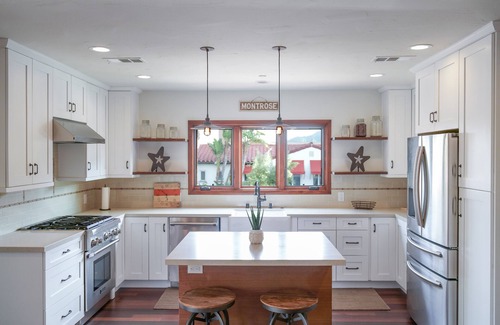 Glendale House | Charming Spanish 3 Bedroom 2 Bathroom Home in Glendale