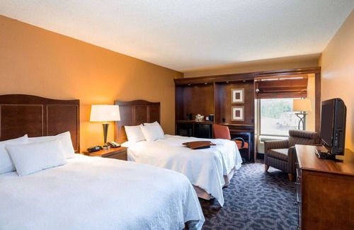 Danville Hotel | Charming Stay in Danville: Free Hot Breakfast & Cozy Rooms | 3 Units