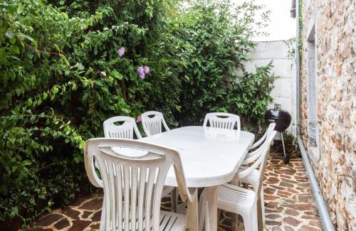 Le Mesnil House | Charming Stay in Viroinval