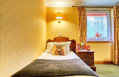 Tyndrum Hotel | Charming Stay Surrounded by Hills, Trails and Serene Garden Spaces