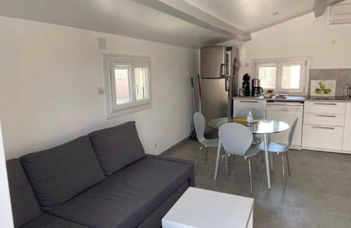 Ceyreste Apartment | Charming Studio 4 people, 34 m² air conditioning, pool access