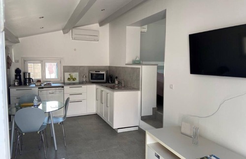 Ceyreste Apartment | Charming Studio 4 people, 34 m² air conditioning, pool access