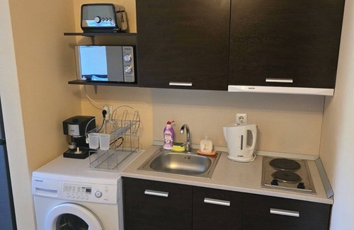 Shiligarnika Apartment | Charming studio apartment nestled within the Green Life Ski Resort.n