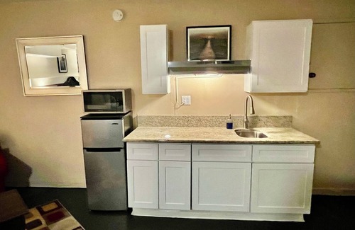 Burbank Apartment | Charming Studio Apartment in Burbank close to Hollywood, Warner & Disney Studios