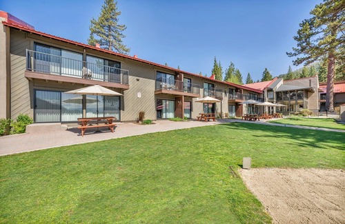 Truckee Condo | Charming Studio Deluxe w/kitchen #215 at Donner Lake Village