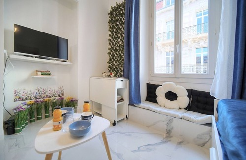 Cannes City Centre Apartment | CHARMING STUDIO HYPERCENTRE A0B211