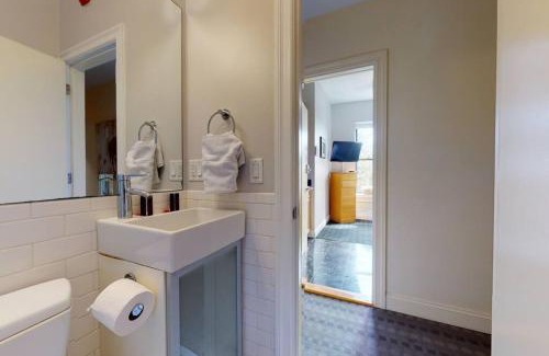 Columbus Apartment | Charming Studio in Boston Brownstone, #44