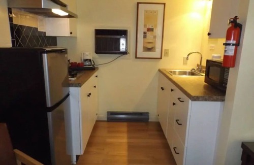 Wells Apartment | Charming studio in delightful Wells with AC, WiFi