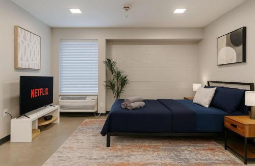 Five Points South Apartment | Charming Studio in Historic Five Points South 07