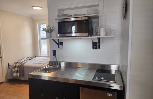 Bangor Apartment | Charming studio in lovely Bangor Maine on Broadway park.