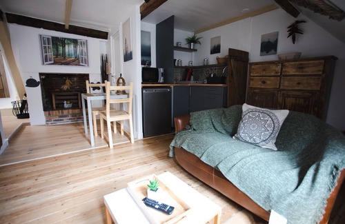 Honfleur Apartment | Charming Studio "La Campagne"