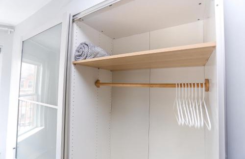 Back Bay Apartment | Charming Studio on Boston's Iconic Newbury St. #8