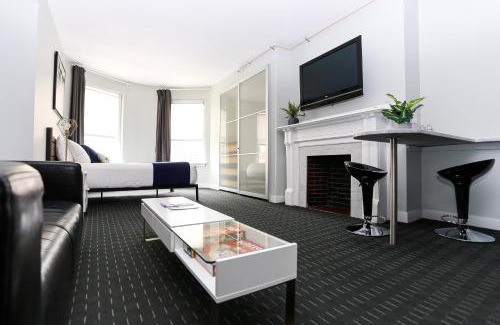 Back Bay Apartment | Charming Studio on Boston's Iconic Newbury St. #8