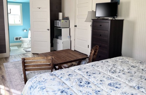Enterprise Apartment | Charming Studio on Edge-of-Town "Farm-ette"