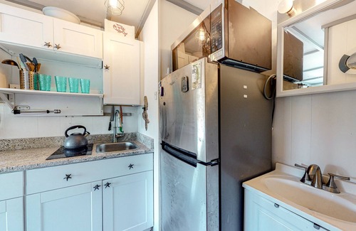 North Truro Apartment | Charming studio steps to beach access with deck, ocean view, kitchenette & grill