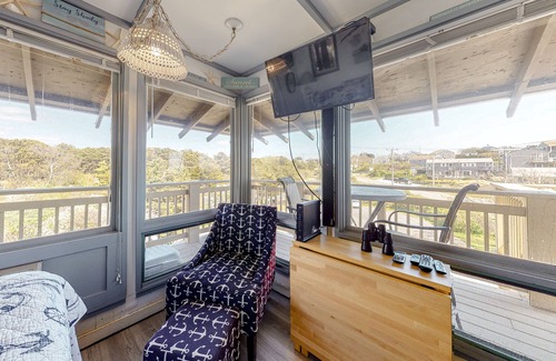 North Truro Apartment | Charming studio steps to beach access with deck, ocean view, kitchenette & grill