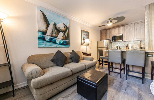 Truckee Apartment | Charming Studio w/Kitchen #115 at Donner Lake Village