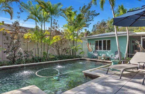 Lake Worth Apartment | Charming Studio w/Pool, One Mile to Beach