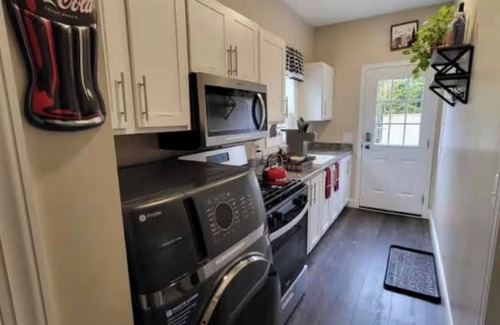 North Collins Apartment | Charming studio with WiFi and AC in enchanting North Collins