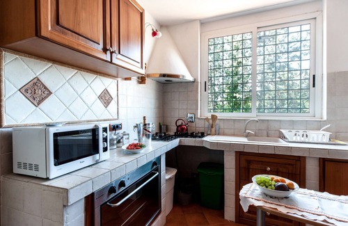 Gianicolo Apartment | Charming SUITE, in Villa with ParK.