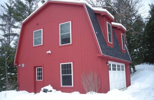 North Thetford Apartment | Charming Sunny Studio with Detached Garage in the Upper Connecticut Valley