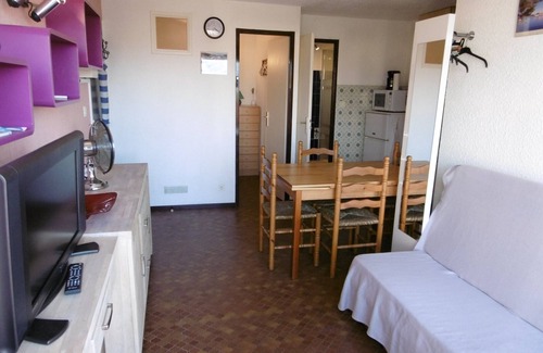 Port Leucate Apartment | Charming T2 Cabin, 4 Guests, Near Beach, Terrace, Parking