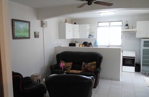 Sainte-Anne Villa | Charming T2 ' Le Colibri ' garden floor with flowers and all comforts in Ste Anne Wifi