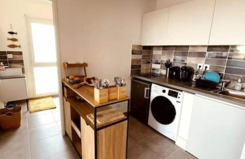 Balaruc-les-Bains Apartment | CHARMING T2 WITH MAGICAL VIEW OF THE ETANG DE THAU