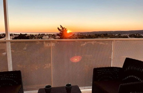 Balaruc-les-Bains Apartment | CHARMING T2 WITH MAGICAL VIEW OF THE ETANG DE THAU