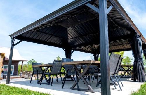 Logan Other | Charming Tented Cabin Placed in a Selcuded Area in Logan, Ohio