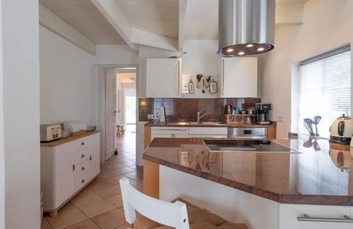 Lehe House | Charming thatched house in Lehe
