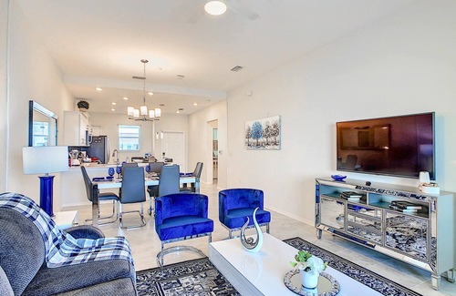 Kissimmee Condo | Charming Themed Stay/Lakeview/2 Clubhouses Access