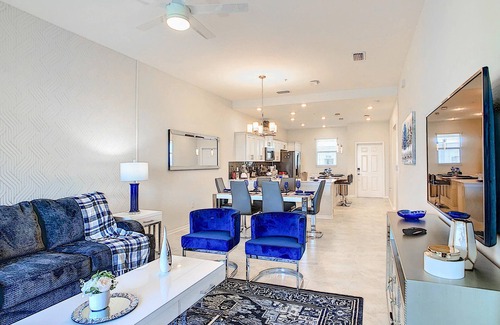 Kissimmee Condo | Charming Themed Stay/Lakeview/2 Clubhouses Access