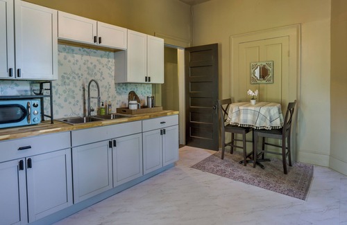 Thomasville House | Charming Thomasville Getaway: Walk to Downtown!