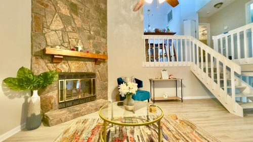 Northeast Raleigh House | Charming Three Bedroom Home with King Bed and Fire Pit
