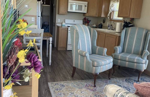 Lexington Cabin | Charming Tiny House
