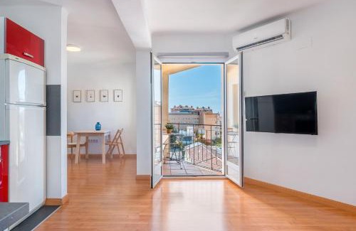 Zaidin Apartment | Charming Top-floor With Balcony