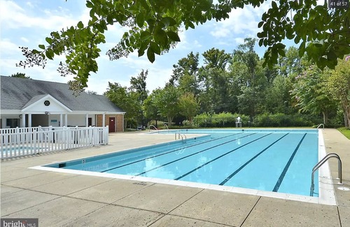 Edgewater House | Charming townhome in awesome Edgewater, MD