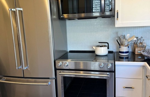 Nantucket Town House | Charming Townhome in Beautiful Nantucket Sleeps 5, WIFI & AC