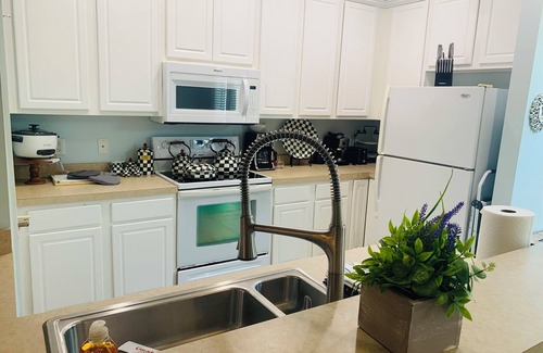 Bluffton House | Charming Townhome in welcoming Old Town Bluffton. Ten minutes from Hilton Head