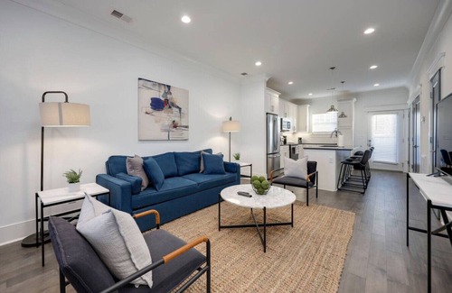 Urbandale Nations House | Charming Townhomes! Two Side By Side Units!
