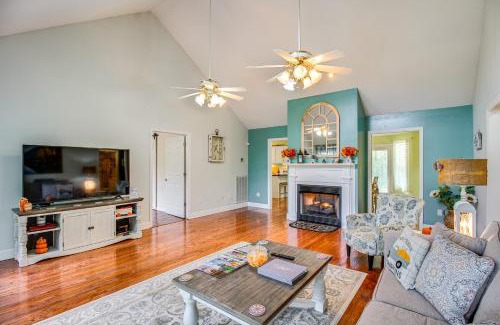 Trenton House | Charming Trenton Home with Mtn Views and Patio!