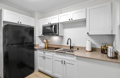 Tallahassee Apartment | Charming Trio Executive Loft with WiFi, centrally located in Tallahassee