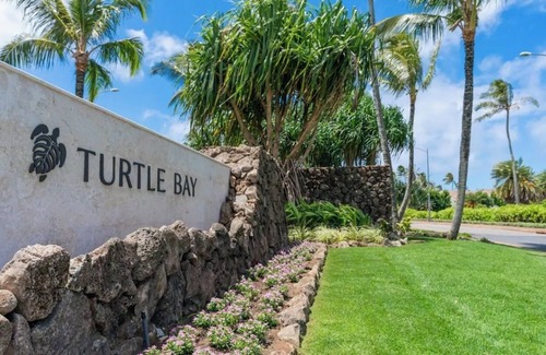 Kahuku Apartment | Charming Turtle Bay Loft Suite with AC & Golf Course Views