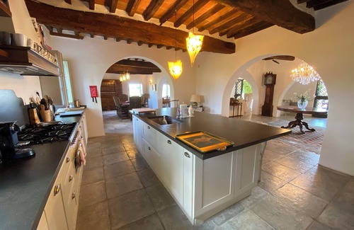 Cortona Villa | Charming Tuscan Villa with Breathtaking Views, Lush Garden and Private Pool