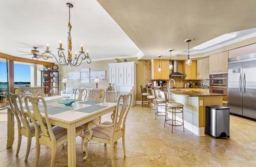 Orange Beach East Condo | Charming Two Bedroom Unit with Gorgeous Bay Views! Complimentary Boat Slip!