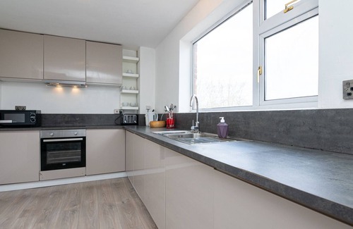 Alperton Apartment | Charming Two Bedroom Apartment Near Wembley London