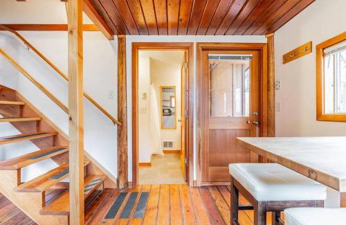 Broadway House | Charming two-level retreat in Capitol Hill - Foxglove Inn