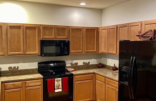 Fountain House | Charming two-story, garage, PLUS foreign car rental! Lodging & Transportation!