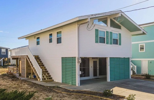 Surf City House | Charming, updated 2 bdrm with ocean sights & sounds, 2-min walk to beach!